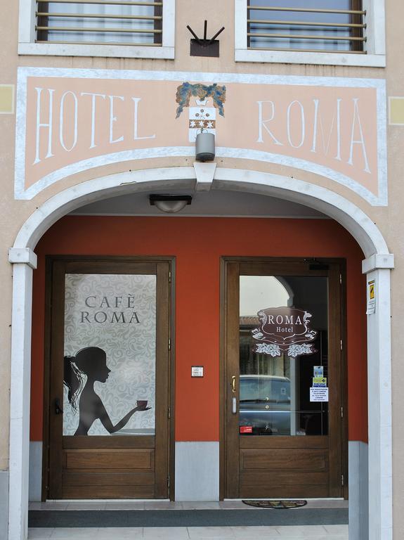 Hotel Roma Pravisdomini エクステリア 写真